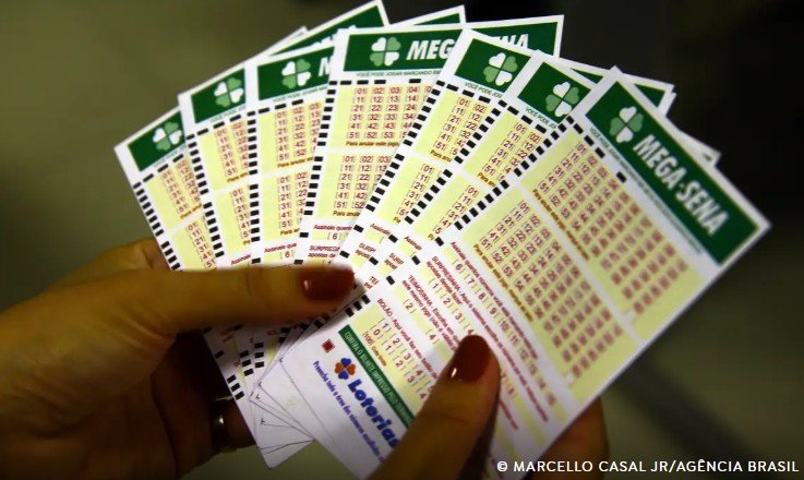 Prêmio de R$ 127 milhões da Mega sai para aposta simples de Curitiba; veja os números