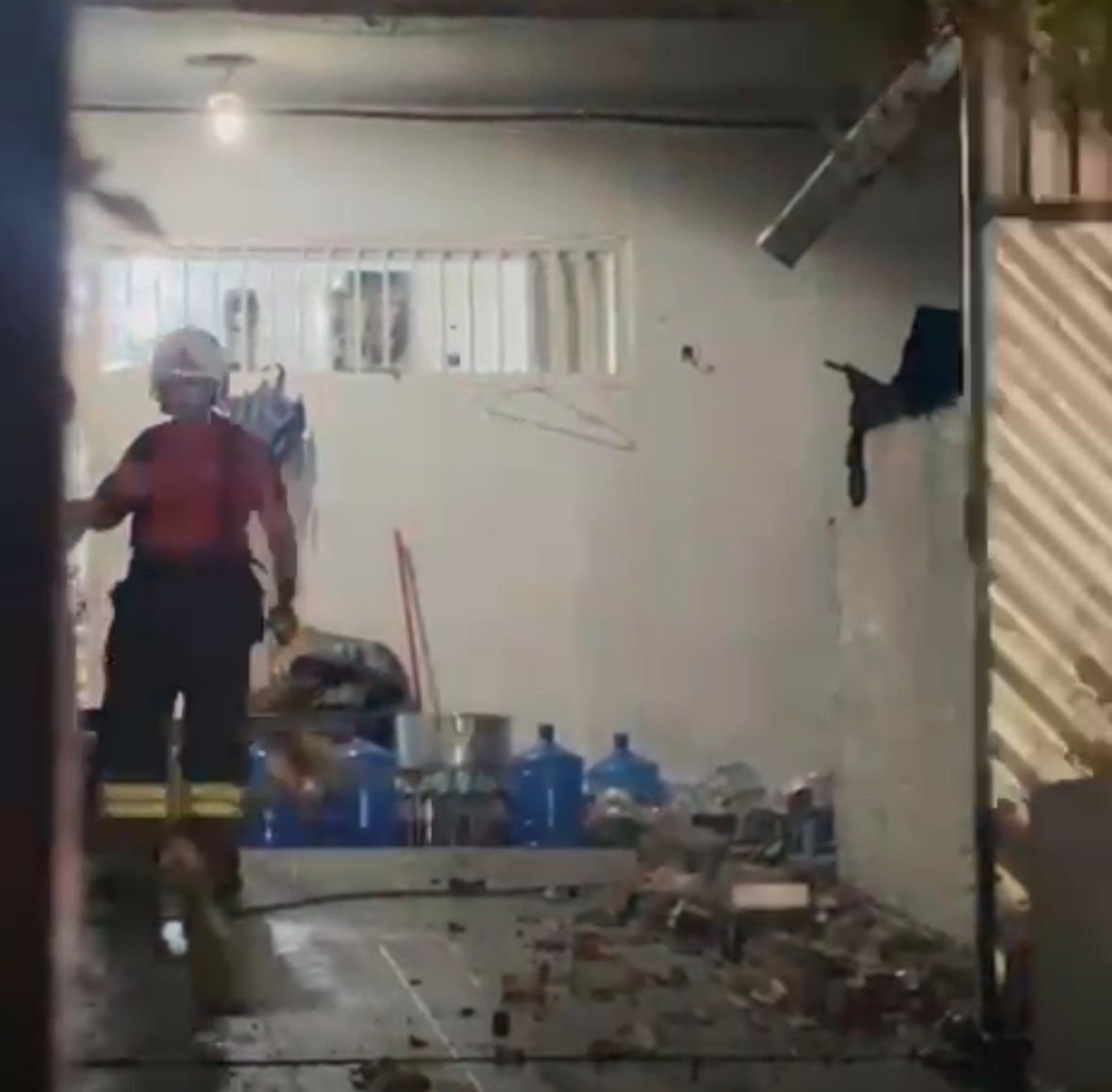 Incêndio atinge imóvel em Adrianópolis após vazamento de gás em botijas