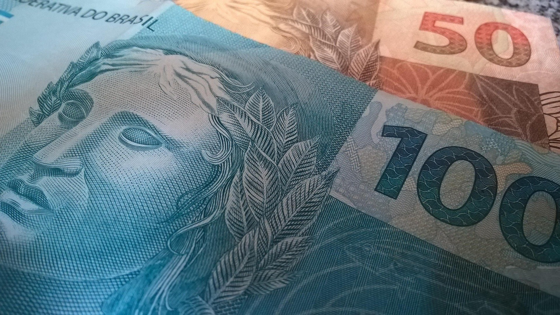Mais de 8,7 milhões de contribuintes recebem restituição no 1º lote nesta sexta-feira