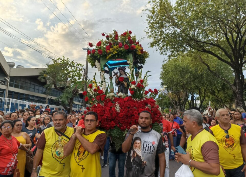 Festa de Santa Rita de Cássia altera itinerário de linhas de ônibus na Cachoeirinha; veja o que muda