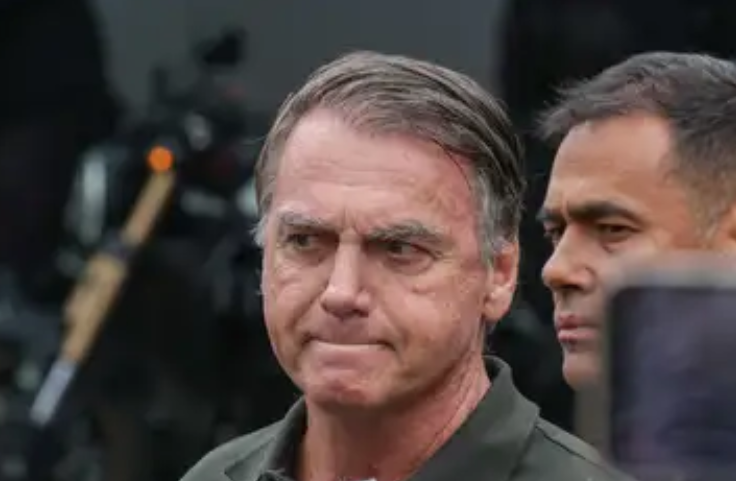 Defesa de Bolsonaro alega que equipe desarmou ex-presidente devido a medicamentos psiquiátricos