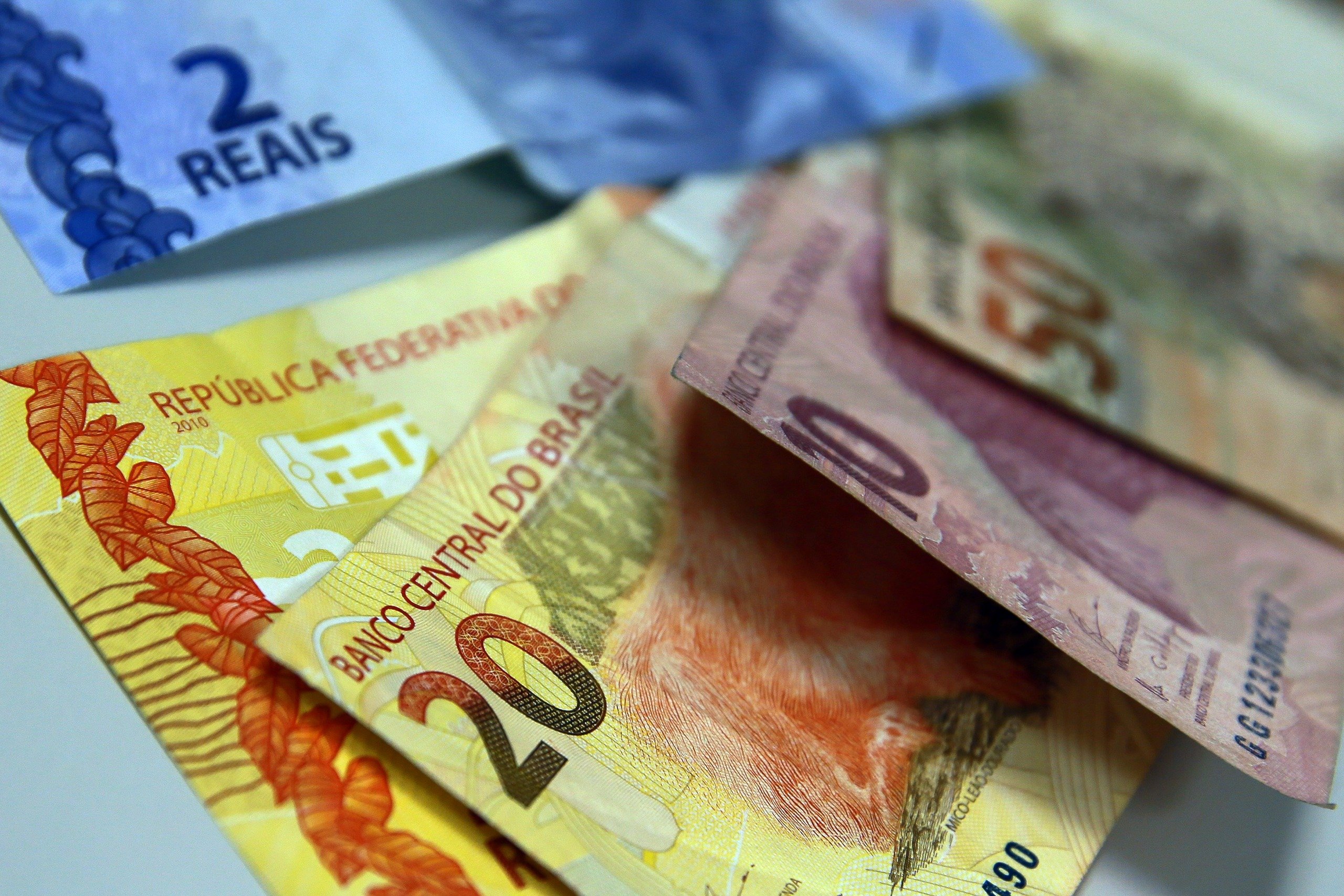 Abandono: Bradesco deixa caixas de Caapiranga sem dinheiro e população se revolta