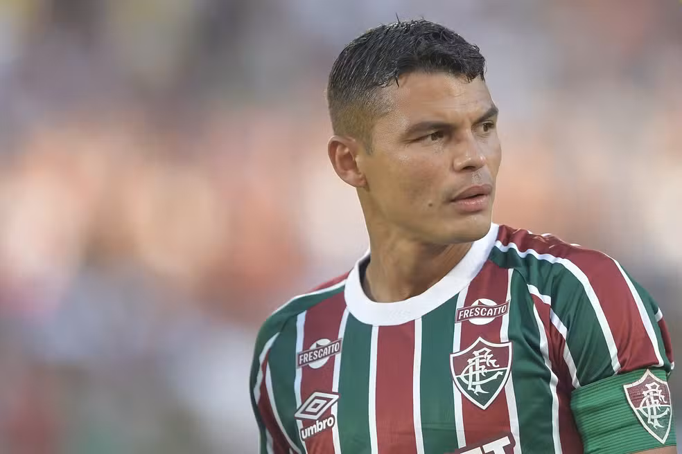 Fluminense tenta negociar retorno de Thiago Silva em meio à disputa com clubes estrangeiros