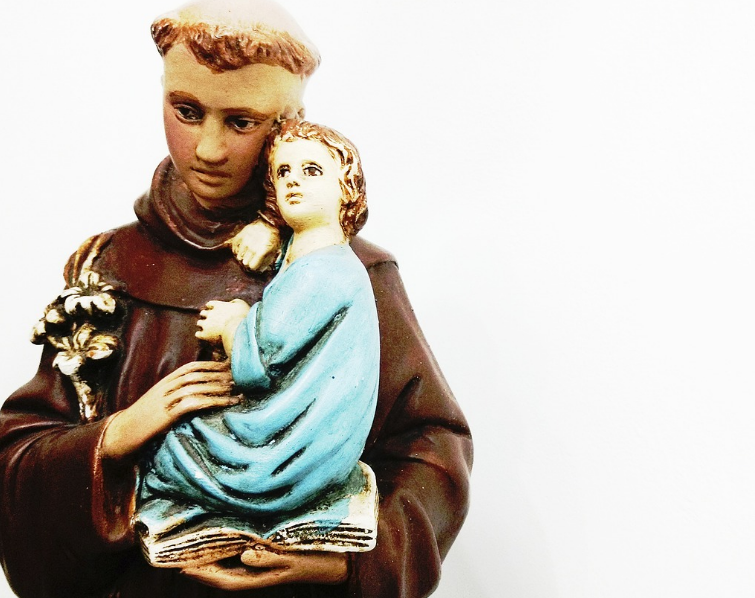 Passou o Dia dos Namorados só? Veja 5 simpatias para fazer neste Dia de Santo Antônio