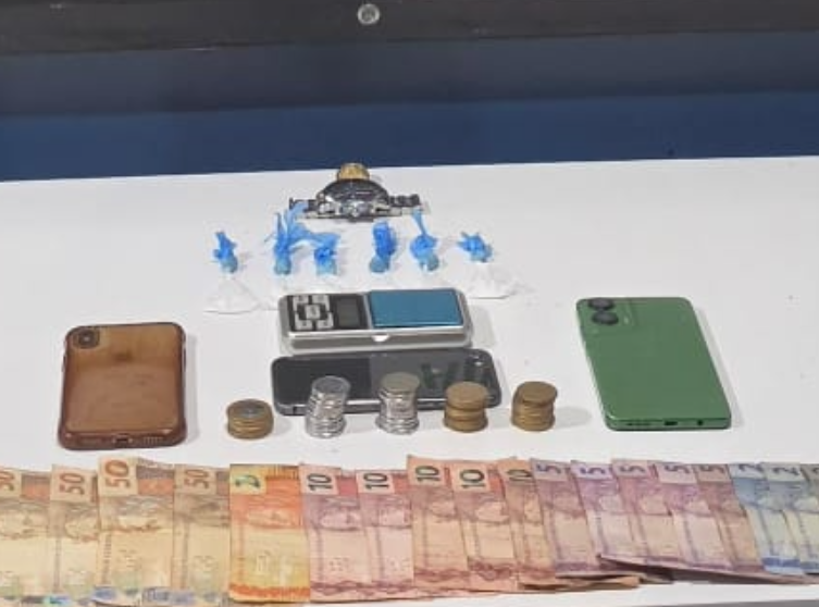 Suspeito tenta jogar drogas na mata, mas acaba preso em flagrante no interior do Amazonas