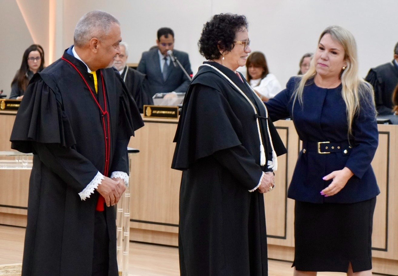 Magistrados Henrique Veiga e Ana Maria Diógenes tomam posse como novos desembargadores do TJAM
