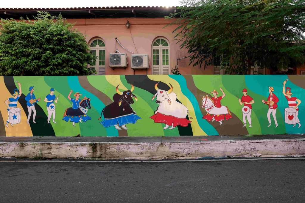 Com novos murais, 'Parintins Galeria Cidade Aberta' amplia circuito de arte urbana da cidade