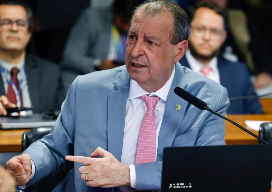 Nova pesquisa aponta Omar Aziz na liderança para o Governo do Amazonas
