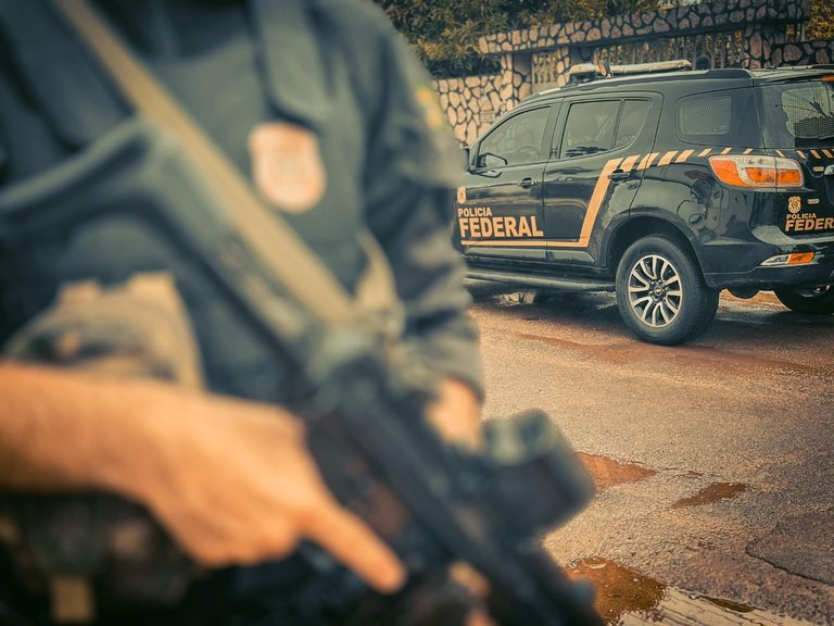 Operação da PF mira grupo que usava aviões para trazer cocaína da Bolívia para o Brasil