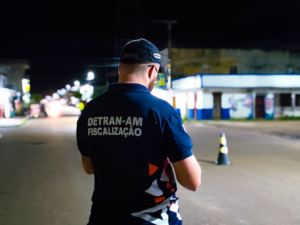 Detran flagra moto adulterada na Avenida Itaúba e motorista vai preso