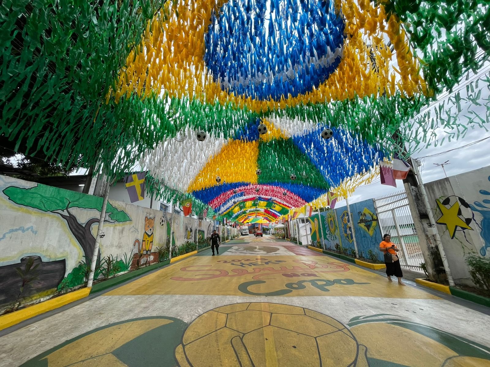 Quer pintar a sua rua para a Copa de 2026? Veja como fazer a festa sem infringir a lei