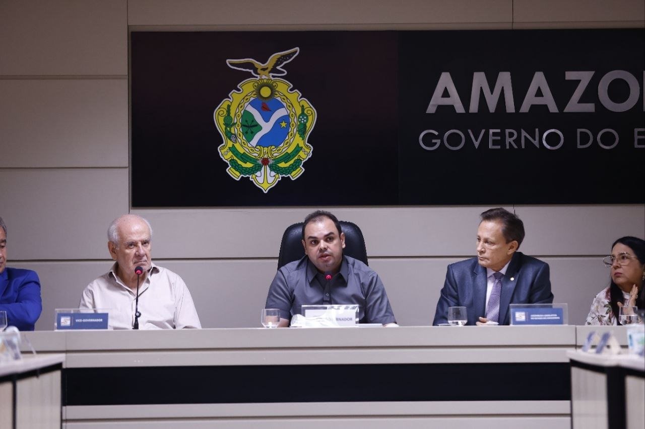 Governo do Amazonas antecipa 1ª parcela do 13º salário de servidores; veja calendário