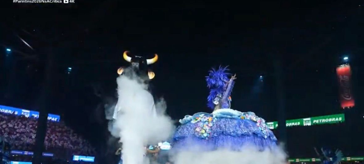 Magia azul: Valentina Cid flutua com o Caprichoso e emociona a galera na primeira noite
