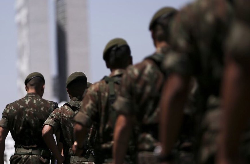 Jovens de 18 anos têm até hoje para fazer alistamento militar obrigatório
