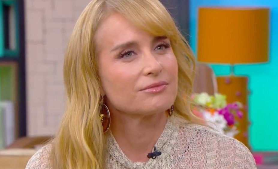 Angélica saiu da Globo? Apresentadora explica relação com a emissora
