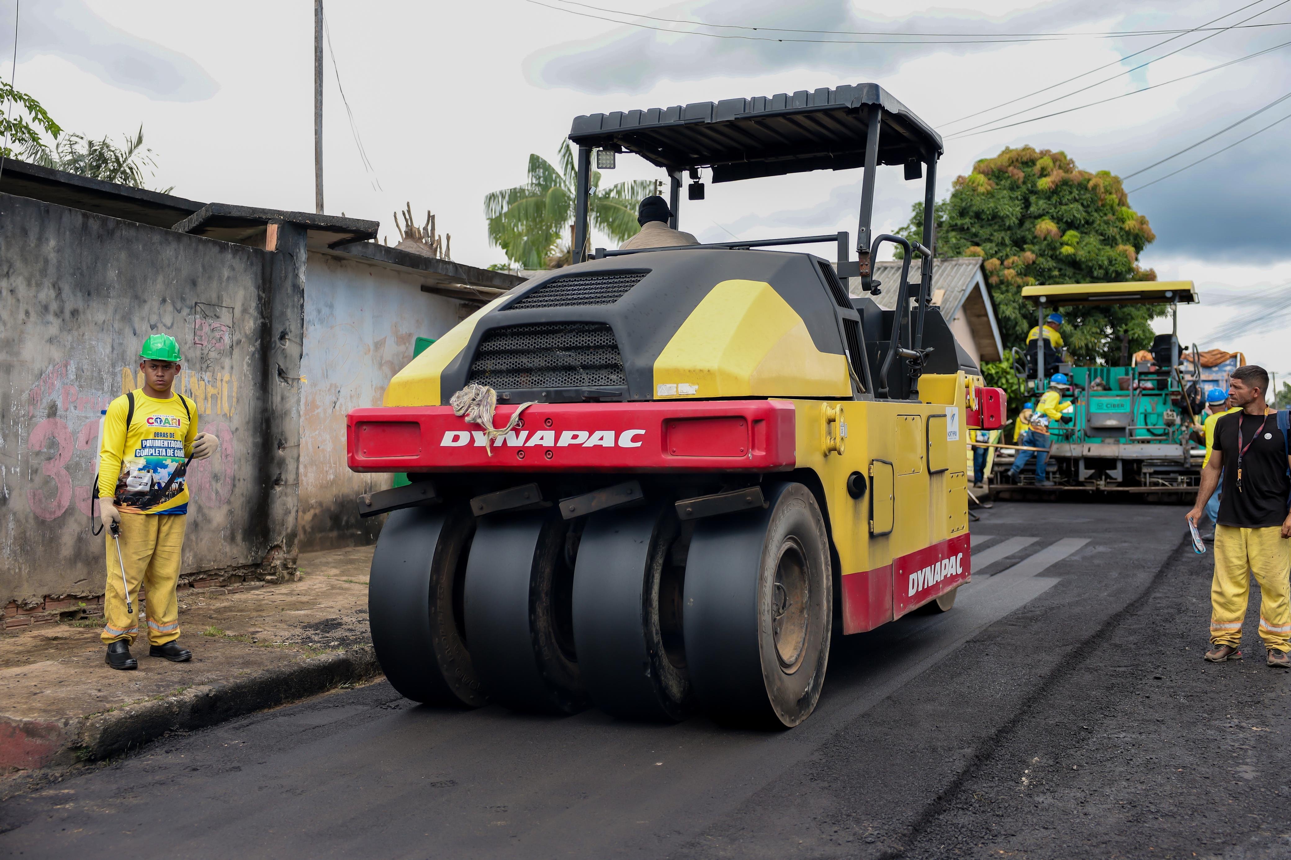 Coari recebe obras de pavimentação em todos os 23 bairros; veja o cronograma