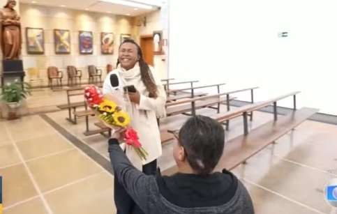 Repórter da TV Globo é pedida em casamento ao vivo em pleno 'Dia dos Namorados; vídeo