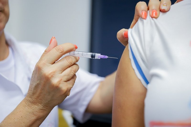 Semsa esclarece que campanha de vacinação do HPV para adultos em Manaus é falsa