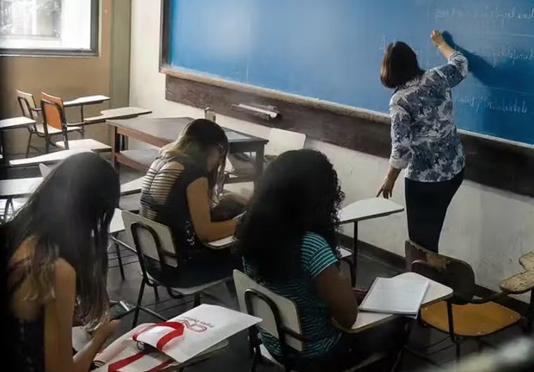 Piso nacional dos professores sobe para R$ 5.130,63 após sanção de Lula