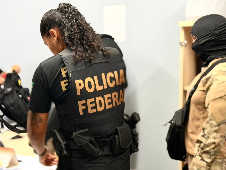Investigador preso é suspeito de dirigir viatura usada em roubo de ouro em Manaus