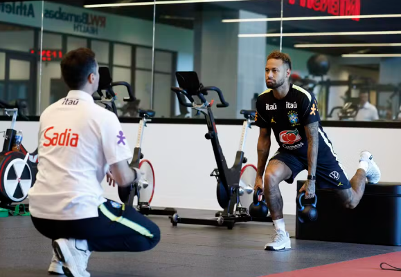 CBF atualiza estado de Neymar e aponta "boa evolução" em recuperação de lesão