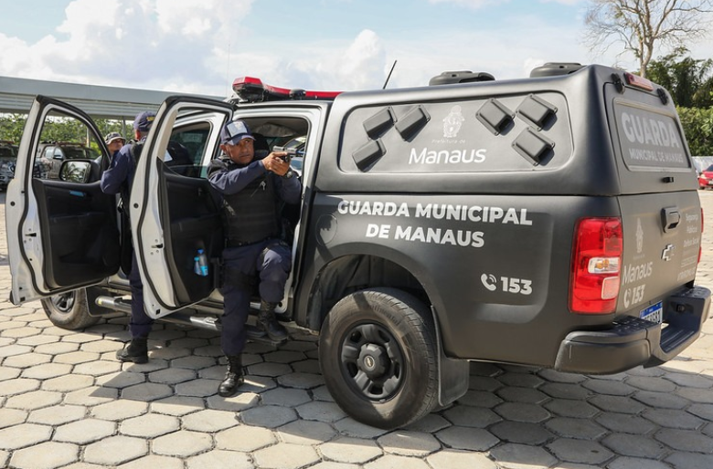 Casal é preso em Manaus após denúncia de maus-tratos a cachorro no Lírio do Vale