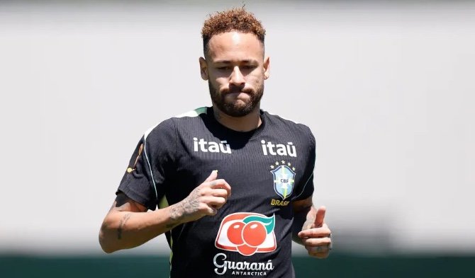 Lula brinca com ausência de Neymar e o chama de "convocado home office"
