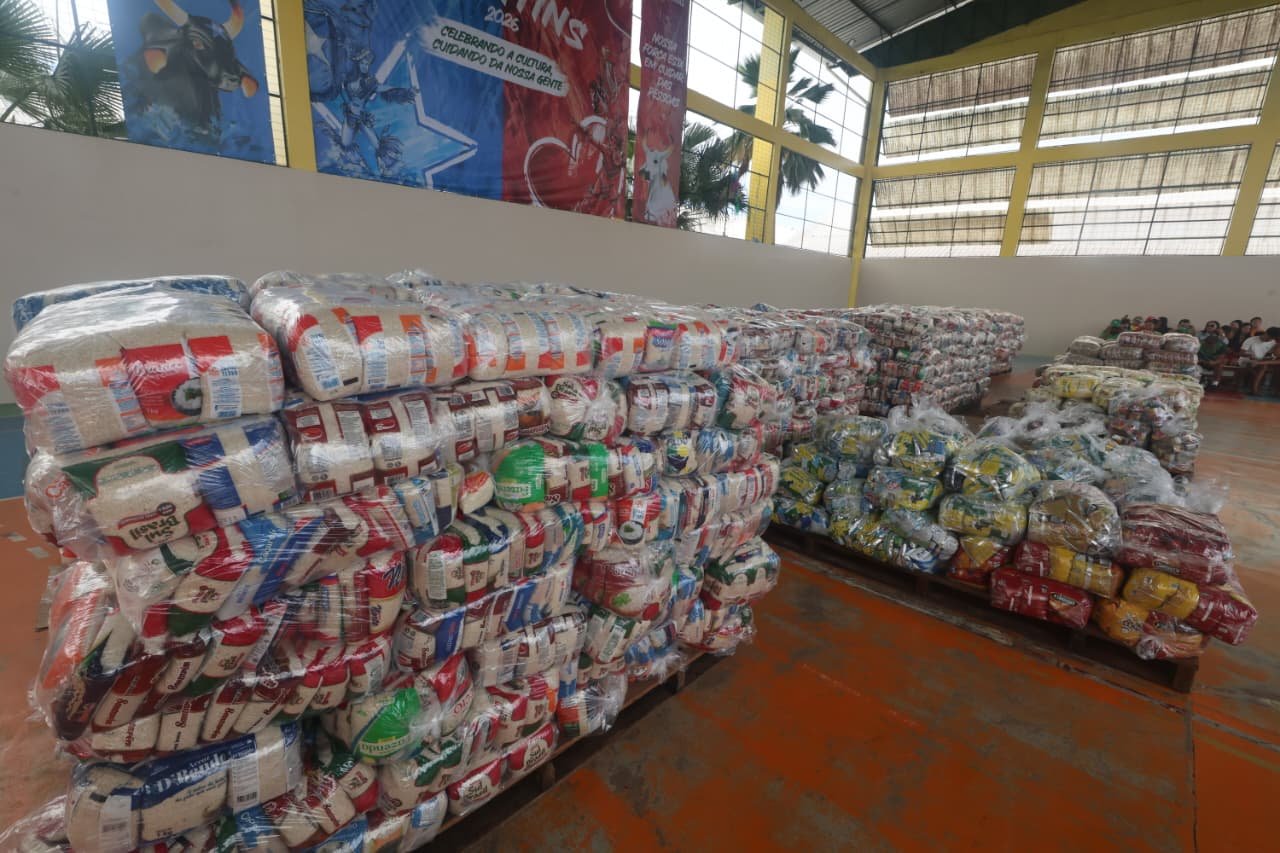 Festa dos Visitantes arrecada 28 toneladas de alimentos, que são entregues a instituições de Parintins