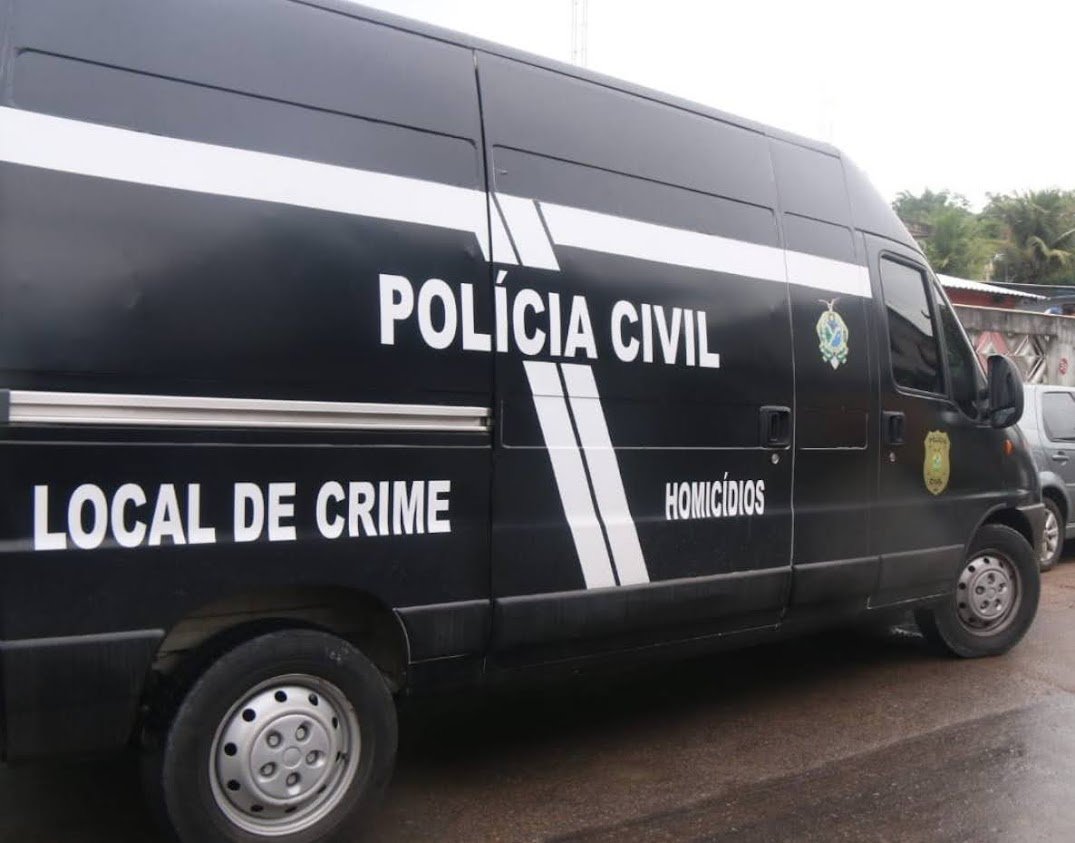 Homem mata desafeto a facadas e se entrega à polícia logo após o crime na Compensa