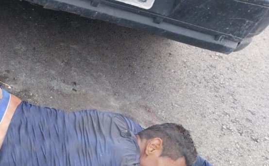 Homem sofre descarga elétrica após subir em poste no Parque 10 para furtar fios