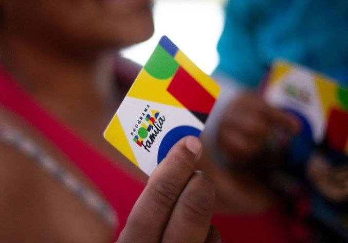 Governo atualiza regras de saúde para o Bolsa Família e cria cruzamento mensal de dados de gestantes