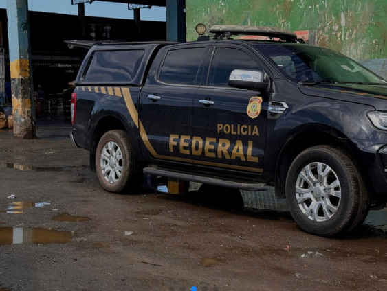 Polícia Federal incinera 3,6 toneladas de drogas apreendidas no Amazonas