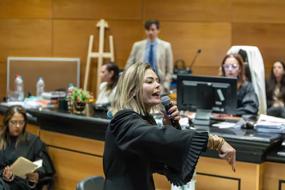Advogada anuncia saída da defesa de Monique Medeiros no caso do menino Henry Borel