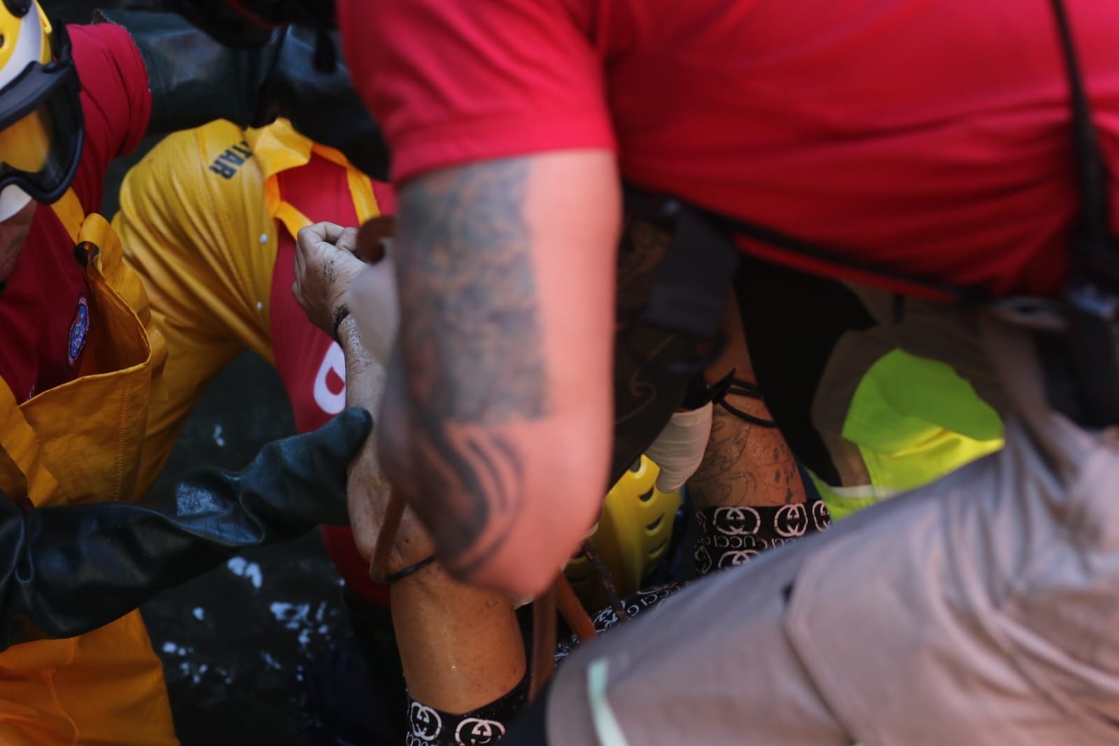 Homem degolado e com mãos amarradas é encontrado em córrego na Compensa