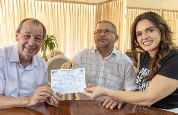 Sob articulação de Omar Aziz, prefeito de Codajás deixa União Brasil e entra no PSD