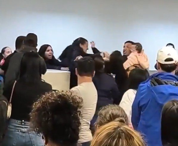 Vídeo: passageira agride quatro funcionárias da Latam durante confusão em Guarulhos