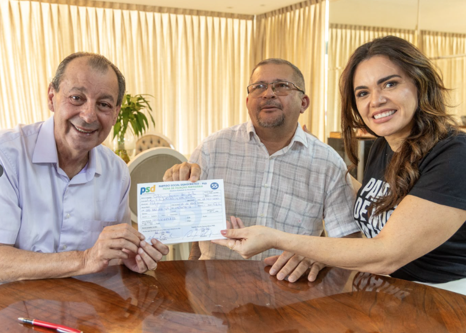 Sob articulação de Omar Aziz, prefeito de Codajás deixa União Brasil e entra no PSD
