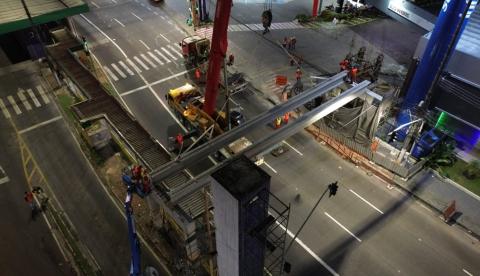 Obras em passarela voltam a alterar trânsito na Av. Torquato Tapajós durante o feriado
