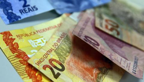 Abandono: Bradesco deixa caixas de Caapiranga sem dinheiro e população se revolta