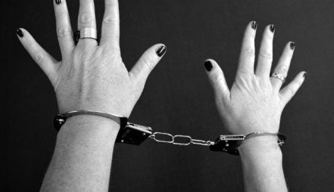 Casal é preso por maus-tratos e cachorro é resgatado no Lírio do Vale