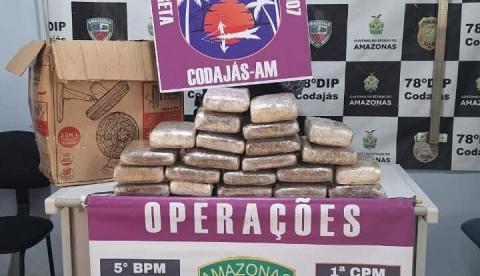 Polícia apreende quase 30 kg de maconha escondidos em barcos no Amazonas