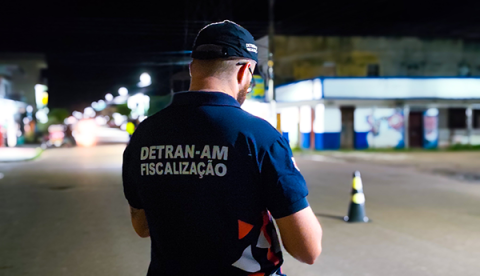 Detran flagra moto adulterada na Avenida Itaúba e motorista vai preso