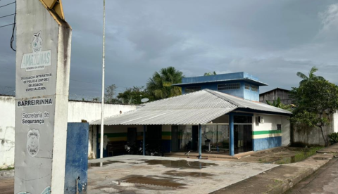 Suspeito de tentar matar ex a facadas é preso escondido na casa do pai no Amazonas