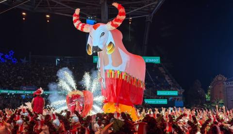 Em noite de despedidas e homenagens, Garantido leva o público ao delírio em Parintins