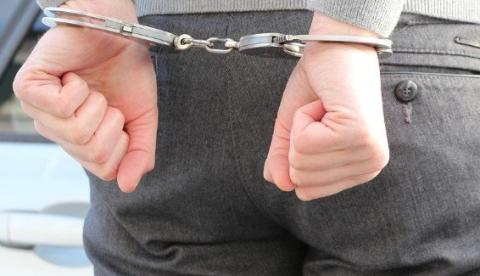 Homem condenado a 19 anos de prisão é flagrado tentando furtar loja no Vieiralves