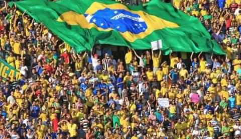 Coração de torcedor sofre mesmo? Especialista explica o que acontece no organismo durante uma partida decisiva