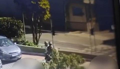 Câmeras registram momento em que PM irmão de Eloá é baleado na cabeça em SP