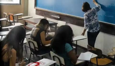 Piso nacional dos professores sobe para R$ 5.130,63 após sanção de Lula