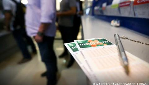 Mega-Sena acumula mais uma vez e prêmio vai a R$ 8 milhões; confira os números