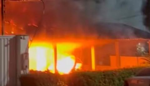 Incêndio consome residência na Zona Centro-Oeste de Manaus